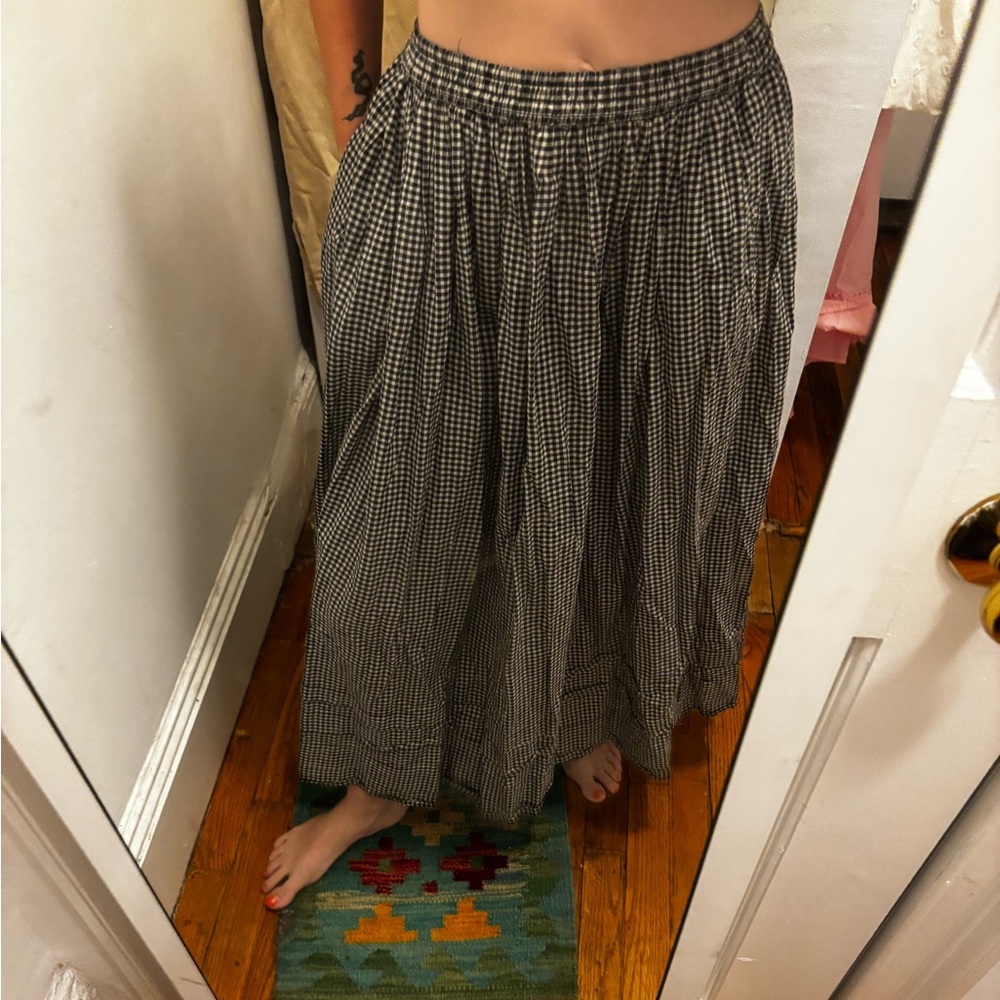 Doen style gingham skirt 
Stretchy waist band can fit xs-medium